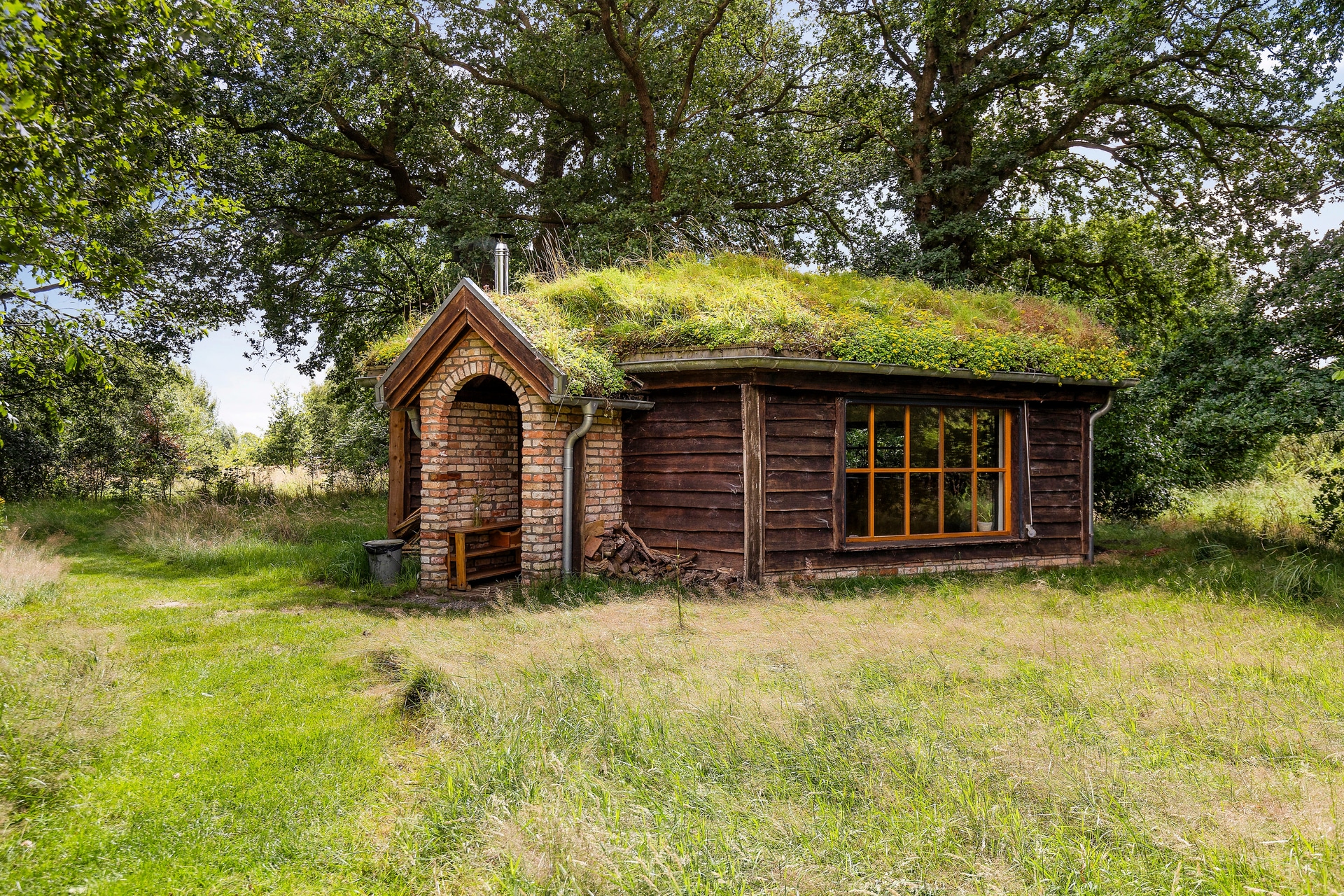 NATURE TEMPLE NESTLED IN THE OAK TREES