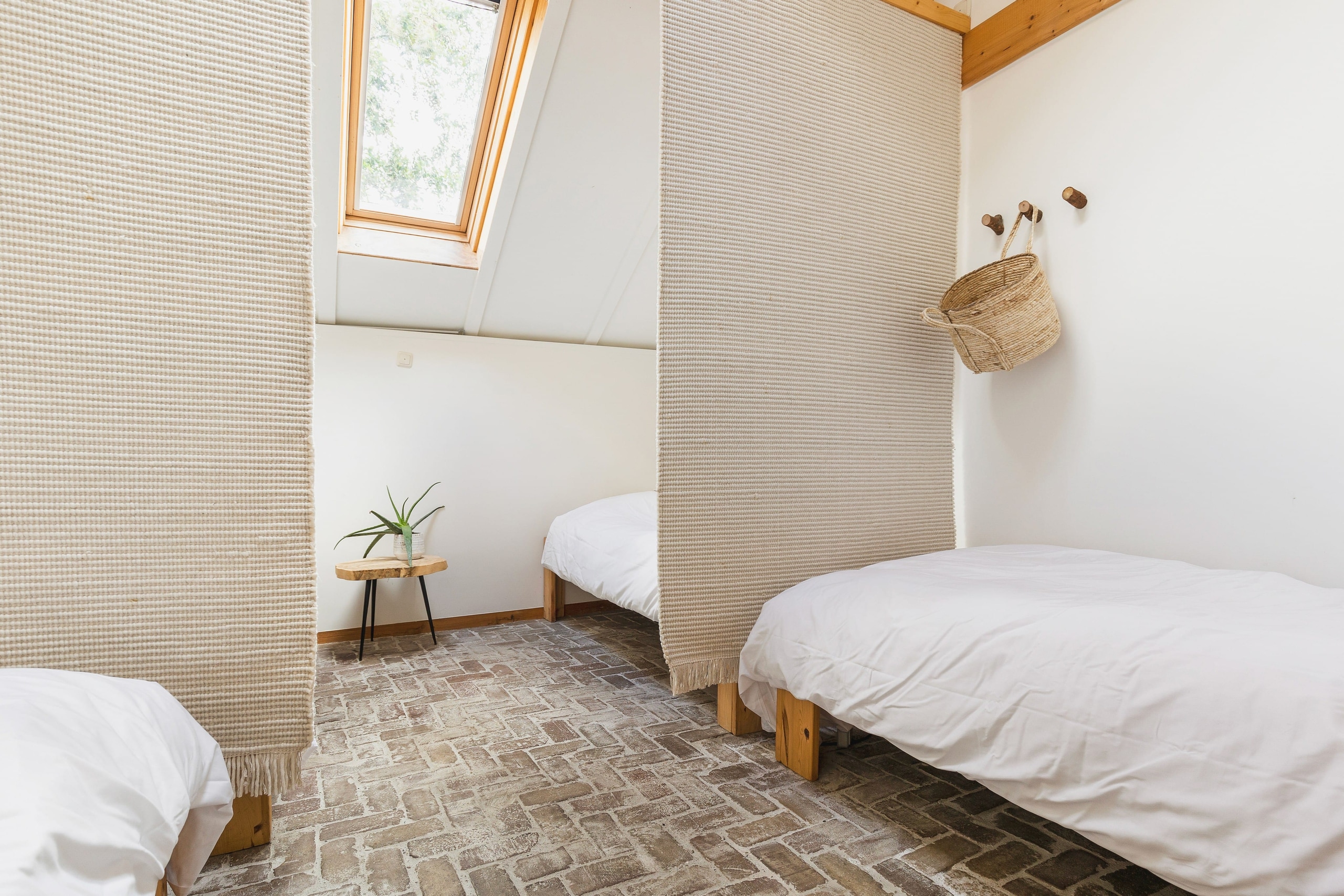 Bedrooms & Bathrooms (07)