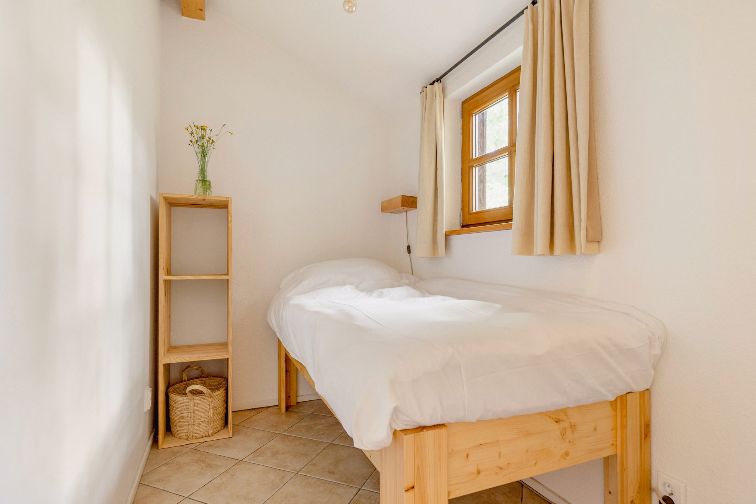 Bedrooms & Bathrooms (11)