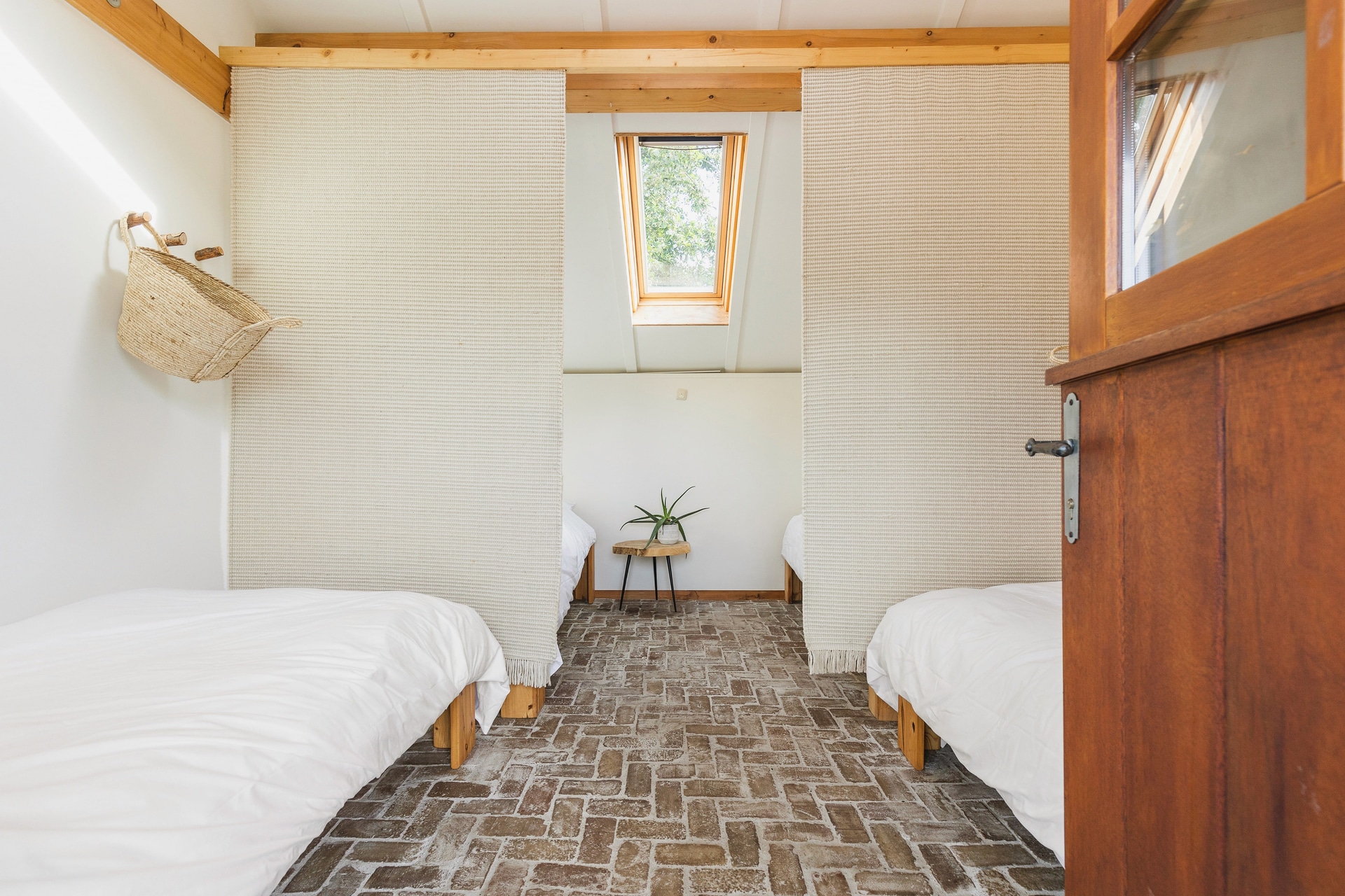 Cozy shared spaces, bedrooms and bathrooms (morning field with mist)