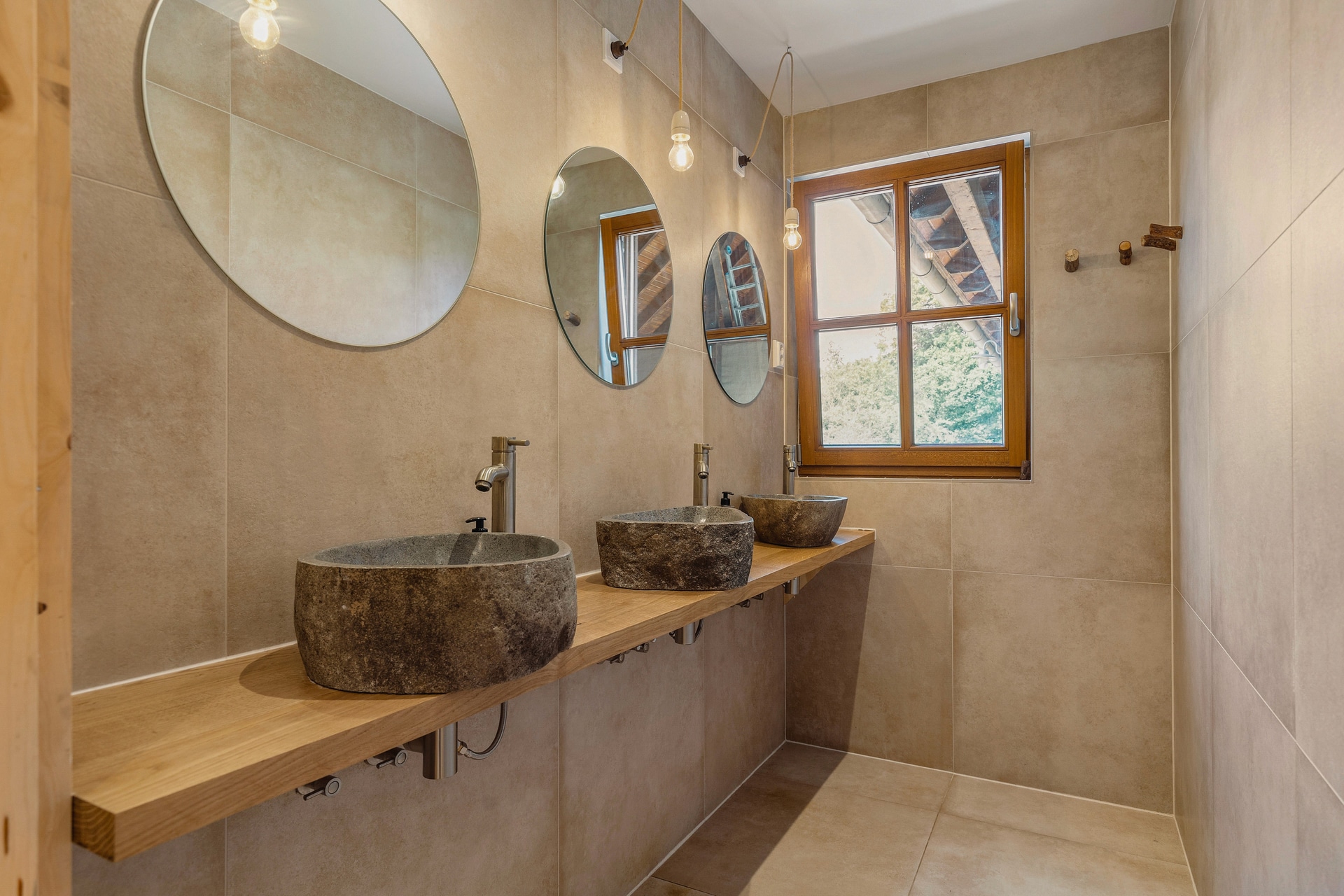 framer-legacy-nature-temple-additionalFeatures-bedroomsBathrooms-04 Slaapkamers & badkamers (04)