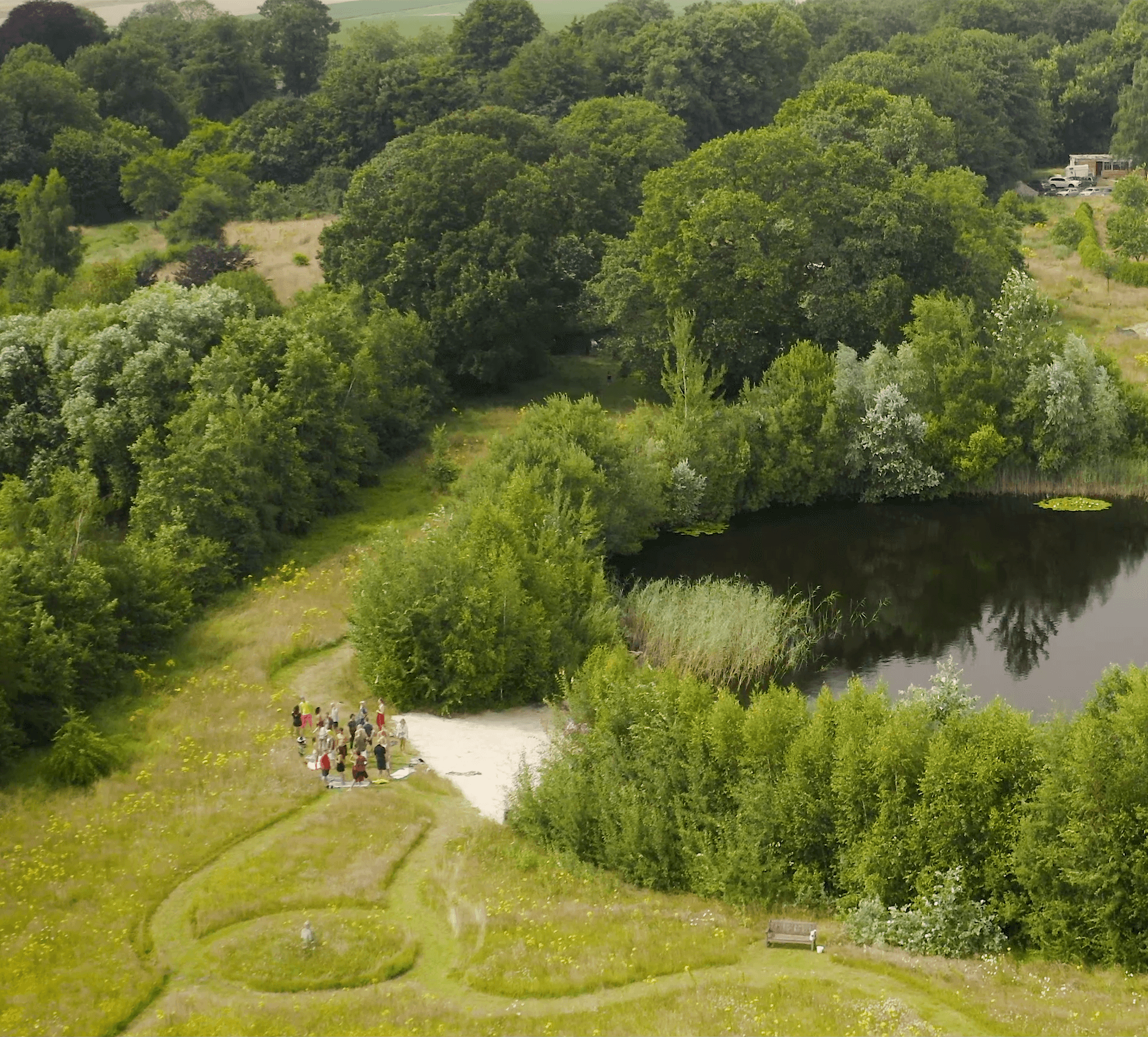framer-legacy-nature-temple-reel-swimming-pond-02 Afbeelding van de Natuurtempel
